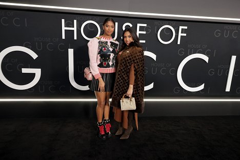 Los Angeles premiere of MGM's 'House of Gucci' at Academy Museum of Motion Pictures on November 18, 2021 in Los Angeles, California - Natalia Bryant, Vanessa Bryant - Klan Gucci - Z akcí