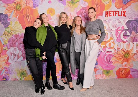 Sex, Love & goop Special Screening Hosted By Gwyneth Paltrow on October 21, 2021, Brentwood, California - Erin Foster, Sara Foster - Sex, Love & Goop - De eventos