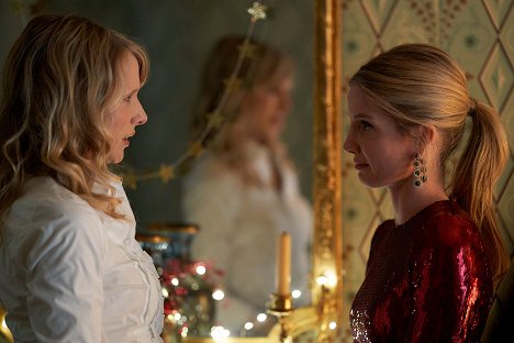 Lucy Punch, Annabelle Wallis - Silent Night - Photos