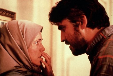 Sally Field, Alfred Molina - Not Without My Daughter - Film