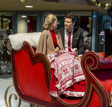 Emilie Ullerup, Aaron O'Connell - With Love, Christmas - Do filme