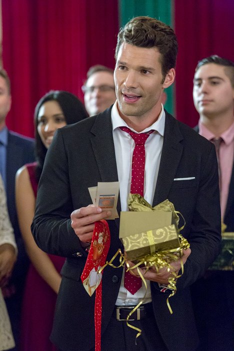 Aaron O'Connell - With Love, Christmas - Do filme