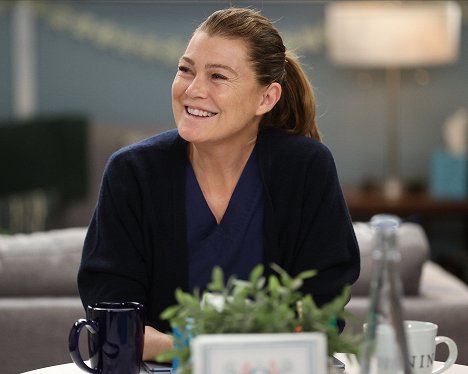 Ellen Pompeo - Grey's Anatomy - It Came Upon a Midnight Clear - Photos