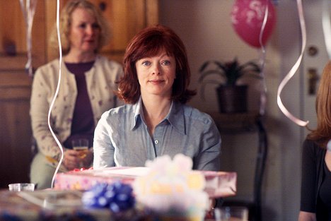 Frances Fisher - The X-Files - Essence - Photos