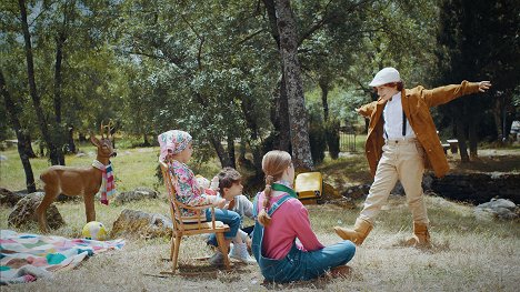 Ana Bravo, Juan Sánchez, Miguel A. Serrano - Tengamos la fiesta en paz - Filmfotók