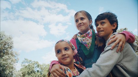 Ana Bravo, Eva Bravo, Juan Sánchez - Tengamos la fiesta en paz - Filmfotók
