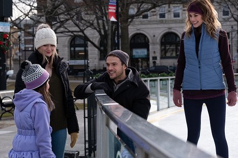 Ryan Cooper, Abigail Klein - Christmas on Ice - Kuvat elokuvasta