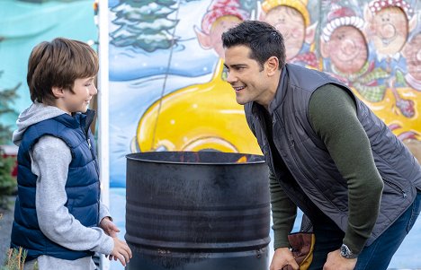 Anthony Bolognese, Jesse Metcalfe - Christmas Under the Stars - Film