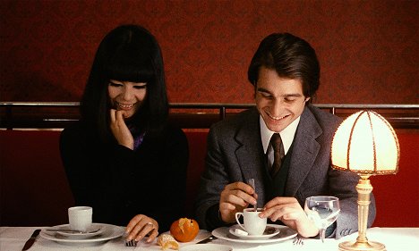 Hiroko Berghauer, Jean-Pierre Léaud - Tisch und Bett - Filmfotos