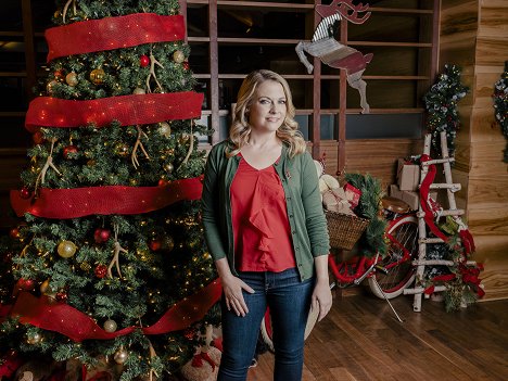 Melissa Joan Hart - Christmas Reservations - Werbefoto