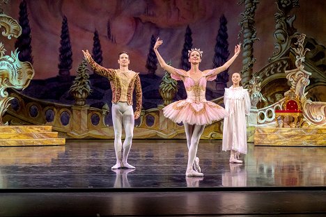 Sascha Radetsky, Amy Acker, Sophia Lucia - A Nutcracker Christmas - Photos