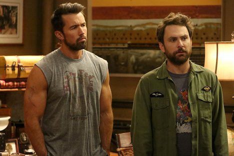 Rob McElhenney, Charlie Day - It's Always Sunny in Philadelphia - The Gang Escapes - Photos