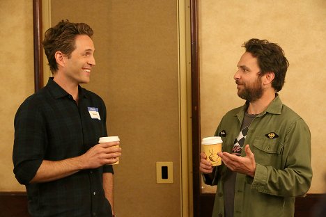 Glenn Howerton, Charlie Day - It's Always Sunny in Philadelphia - Time's Up for the Gang - Van film