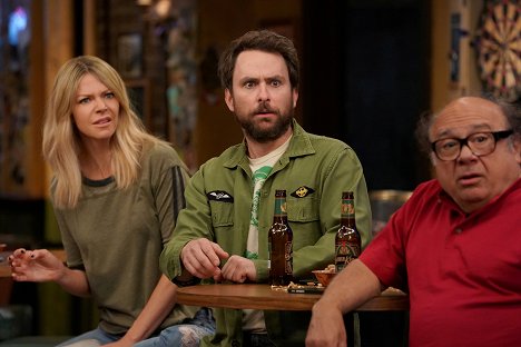 Kaitlin Olson, Charlie Day, Danny DeVito - It's Always Sunny in Philadelphia - The Gang Does a Clip Show - Photos