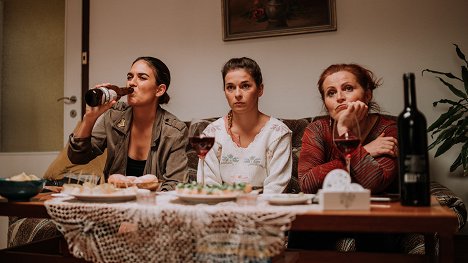 Pavla Dostálová, Pavla Gajdošíková, Eva Leinweberová - Liga mužské moudrosti - Dožínky - Filmfotos