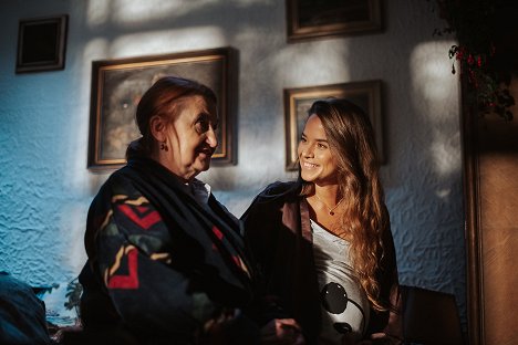 Eva Holubová, Kristína Svarinská - Střídavka - Z filmu