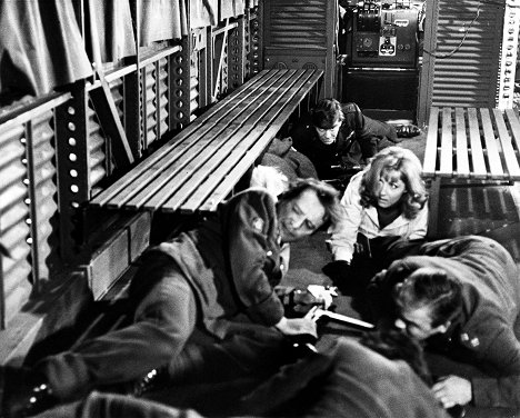 Richard Burton, Ingrid Pitt - Kotkat kuuntelevat - Kuvat elokuvasta