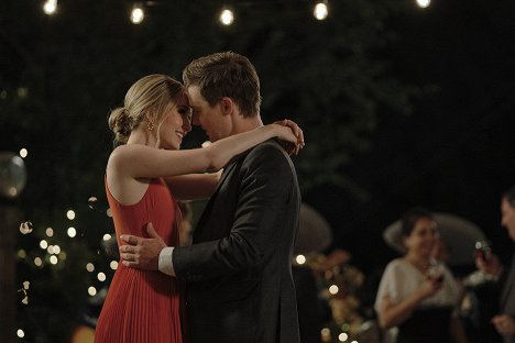 Emily Tennant, Tyler Johnston - A Picture Perfect Wedding - De la película