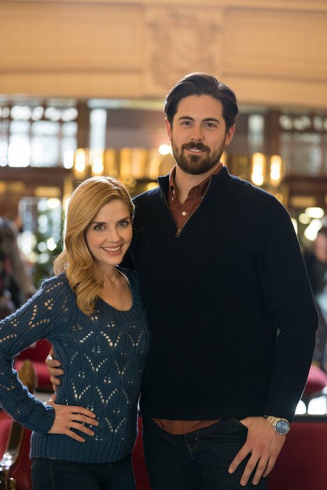 Jen Lilley, Chris McNally - Snowkissed - Promokuvat