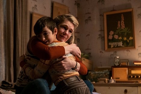 Daniel Ranieri, Lily Rabe - The Tender Bar - De la película