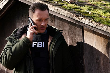 Julian McMahon - FBI: Most Wanted - Prophet - Z filmu