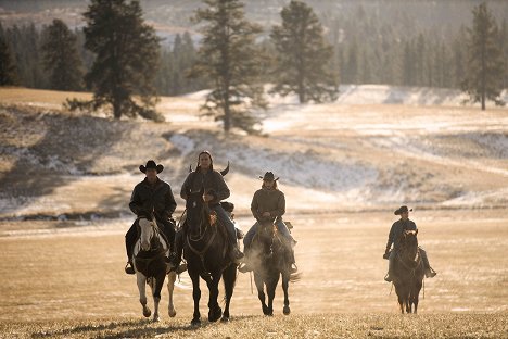 Gil Birmingham, Moses Brings Plenty, Luke Grimes - Yellowstone - No Such Thing as Fair - De la película