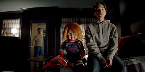 Devon Sawa, Teo Briones - Chucky - Eine Beerdigung kommt selten allein - Filmfotos