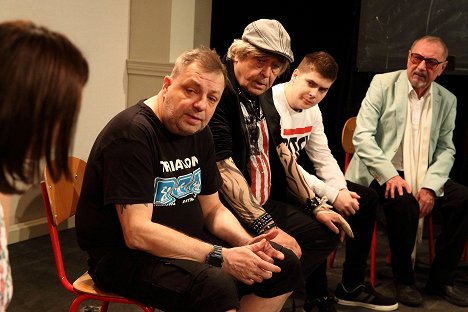 Milan Šteindler, Zdeněk Žák, Martin Leták, Rudolf Stärz - Pánský klub - Kuvat elokuvasta