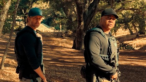 Eric Christian Olsen, LL Cool J - Námořní vyšetřovací služba L. A. - Země vlků - Z filmu