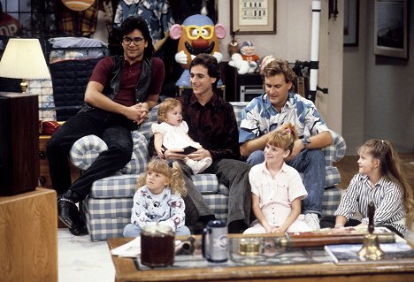 John Stamos, Jodie Sweetin, Bob Saget, Andrea Barber, Dave Coulier, Candace Cameron Bure - Plný dom - Our Very First Promo - Z filmu