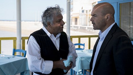 Aldo Messineo, Luca Zingaretti - Comisario Montalbano - La giostra degli scambi - De la película