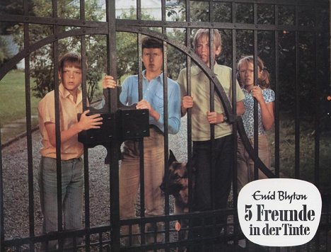Kristian Paaschburg, Astrid Villaume, Mads Rahbek, Sanne Knudsen - Famous Five Get in Trouble - Lobby Cards