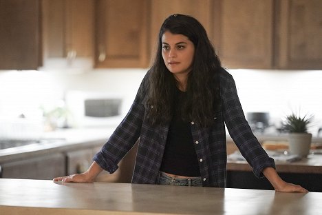 Sofia Black-D'Elia - Single Drunk Female - Pilot - Photos