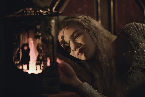 Freya Allan - The Witcher – Noituri - Totuuden siemen - Kuvat elokuvasta