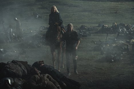 Freya Allan, Henry Cavill - The Witcher - Un grain de vérité - Film