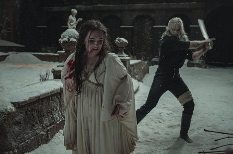 Agnes Born, Henry Cavill - The Witcher - Ein Körnchen Wahrheit - Filmfotos