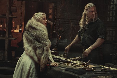 Freya Allan, Henry Cavill - The Witcher - Kaer Morhen - De la película