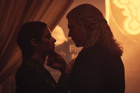 Anya Chalotra, Henry Cavill - The Witcher - Dear Friend... - Photos