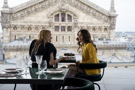 Lily Collins - Emily in Paris - An Englishman in Paris - Photos