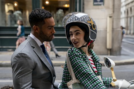 Lucien Laviscount, Lily Collins - Emily en París - Punto de ebullición - De la película