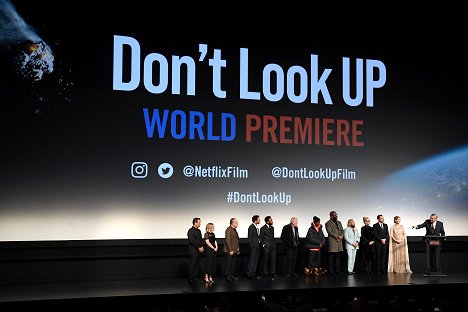 "Don't Look Up" World Premiere at Jazz at Lincoln Center on December 05, 2021 in New York City - Kevin J. Messick, Paul Guilfoyle, Tomer Sisley, Himesh Patel, Ron Perlman, Kid Cudi, Tyler Perry, Jonah Hill, Meryl Streep, Leonardo DiCaprio, Jennifer Lawrence, Adam McKay - No mires arriba - Eventos