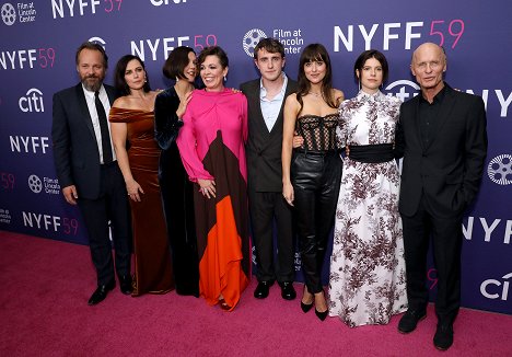 "The Lost Daughter" premiere during the 59th New York Film Festival at Alice Tully Hall on September 29, 2021 in New York City - Peter Sarsgaard, Dagmara Dominczyk, Maggie Gyllenhaal, Olivia Colman, Paul Mescal, Dakota Johnson, Jessie Buckley, Ed Harris - The Lost Daughter - Evenementen