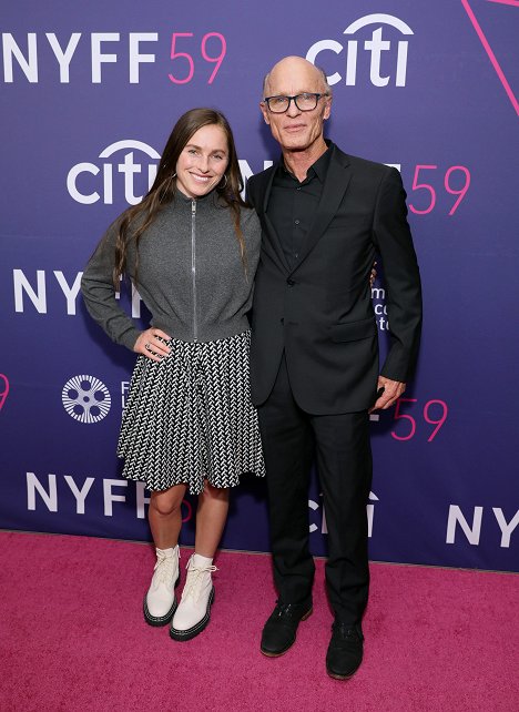 "The Lost Daughter" premiere during the 59th New York Film Festival at Alice Tully Hall on September 29, 2021 in New York City - Lily Harris, Ed Harris - Poupée volée - Événements