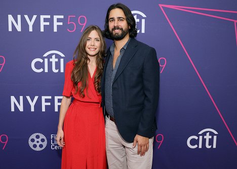 "The Lost Daughter" premiere during the 59th New York Film Festival at Alice Tully Hall on September 29, 2021 in New York City - Jahn Sood - Temná dcera - Z akcí