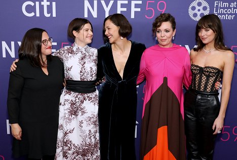 "The Lost Daughter" premiere during the 59th New York Film Festival at Alice Tully Hall on September 29, 2021 in New York City - Osnat Handelsman-Keren, Jessie Buckley, Maggie Gyllenhaal, Olivia Colman, Dakota Johnson - Frau im Dunkeln - Veranstaltungen