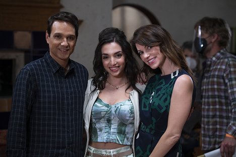 Ralph Macchio, Julia Macchio, Courtney Henggeler - Cobra Kai - Party Time - Kuvat kuvauksista