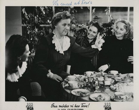 Illona Wieselmann - Saa mødes vi hos Tove - Lobby Cards