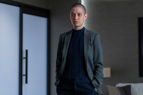 Asia Kate Dillon - Miliardy - Lyin' Eyes - Z filmu