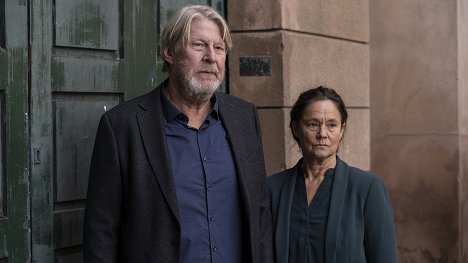 Rolf Lassgård, Pernilla August - Případ: Ponorka - In dubio pre reo - Z filmu