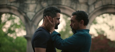 Alfonso Herrera, Felix Solis - Ozark - Sangre Sobre Todo - Z filmu
